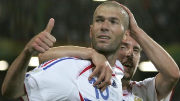 Para celebrar os 43 anos de Zidane, nada como lembrar a elegância de um craque