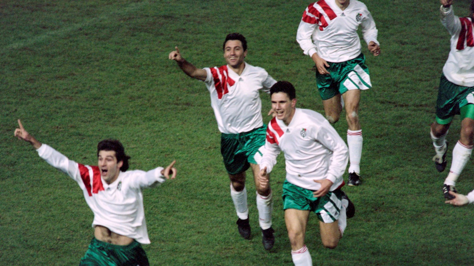 Bulgarian soccer players Emil Kostadinov, Hristo Stoichkov, Petar Alexandrov and Trifon Ivanov celebrate, during a qualification match for the world cup 1994, between France and Bulgaria, on November 17, 1993 at the Parc des Princes, in Paris. AFP PHOTO PASCAL GUYOT (Photo credit should read PASCAL GUYOT/AFP/Getty Images)
