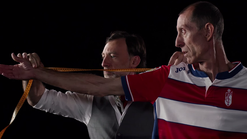 Granada oferece alfaiataria para seu uniforme cair bem em qualquer torcedor