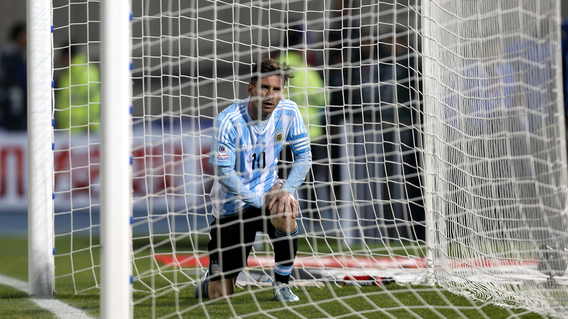 Cvitanich fez uma defesa apaixonada de Messi ap&oacute;s a derrota na Copa Am&eacute;rica
