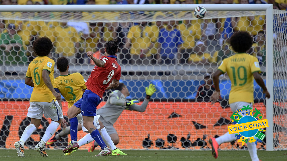 [Copa 2014, um ano] Confira o gol de Pinilla que salvou o Brasil de tomar 7 a 1 da Alemanha