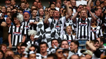 Após bater na trave, clube inglês faz vaquinha por reforços e arrecada cinco vezes o esperado