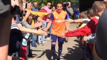 Campeão da Copa Ouro, Guardado teve recepção de herói na volta ao PSV