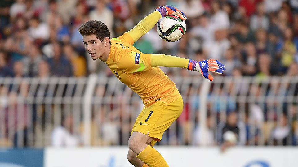 Luca Zidane &eacute; goleiro, mas herdou a habilidade do pai com os p&eacute;s