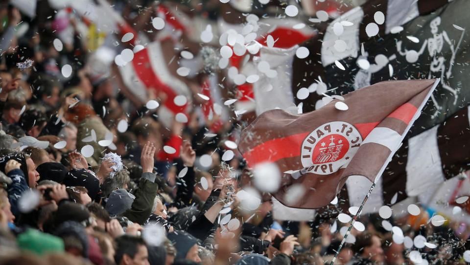 St. Pauli e Rayo Vallecano refor&ccedil;aram a amizade com um &ldquo;cl&aacute;ssico&rdquo; para celebrar seus ideais