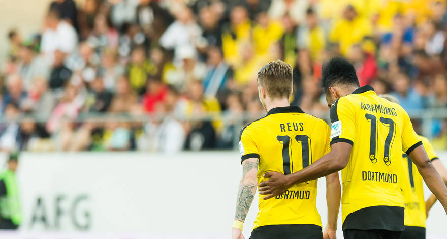 [V&iacute;deo] Reus deixou Bonucci sem rumo com uma caneta e um lindo gol