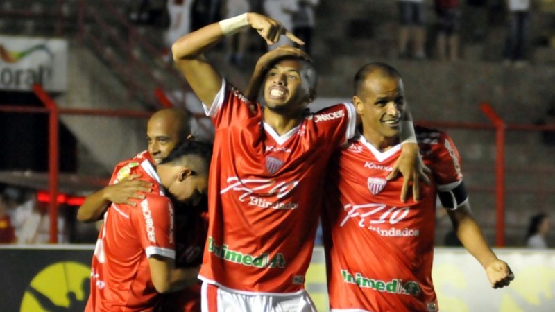 Rivaldo e seu filho fazem gol no mesmo jogo: um feito rar&iacute;ssimo, mas n&atilde;o in&eacute;dito