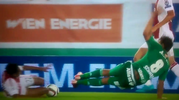 Você poderia jurar que este carrinho aconteceu na Libertadores, mas foi na Champions mesmo