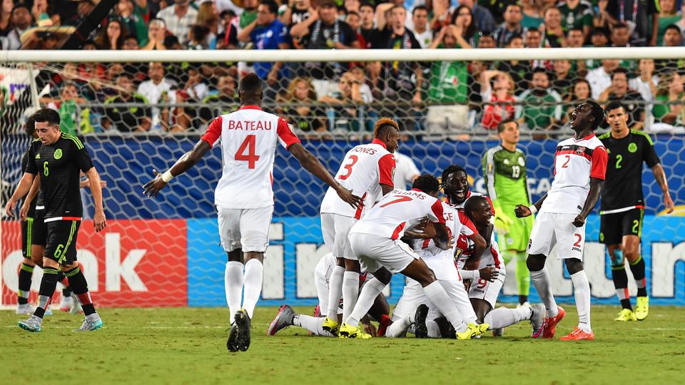 Duas viradas e tr&ecirc;s gols no fim: M&eacute;xico 4&times;4 Trinidad e Tobago, o jogo mais louco da Copa Ouro