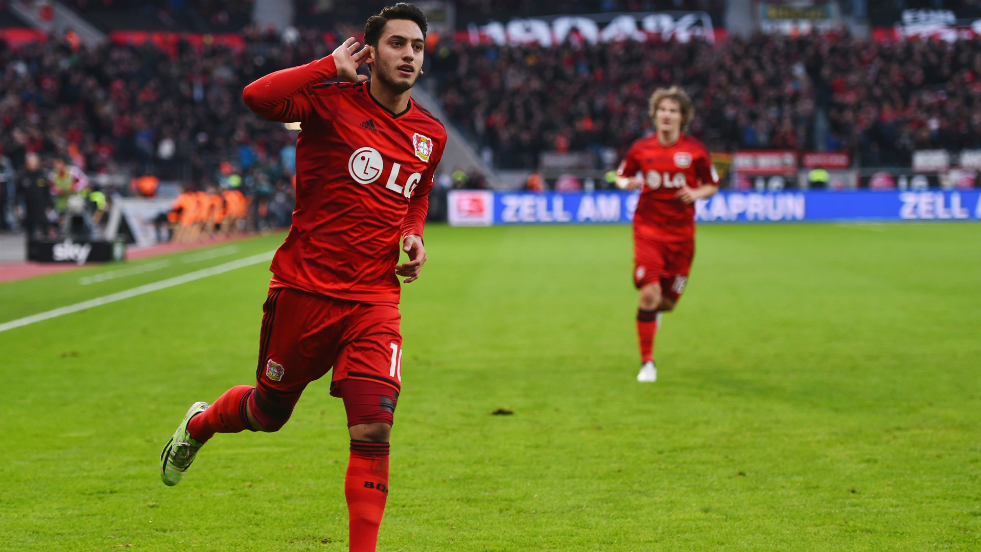 &Ccedil;alhanoglu &eacute; o melhor cobrador de faltas da atualidade? Rolou mais um gola&ccedil;o neste s&aacute;bado
