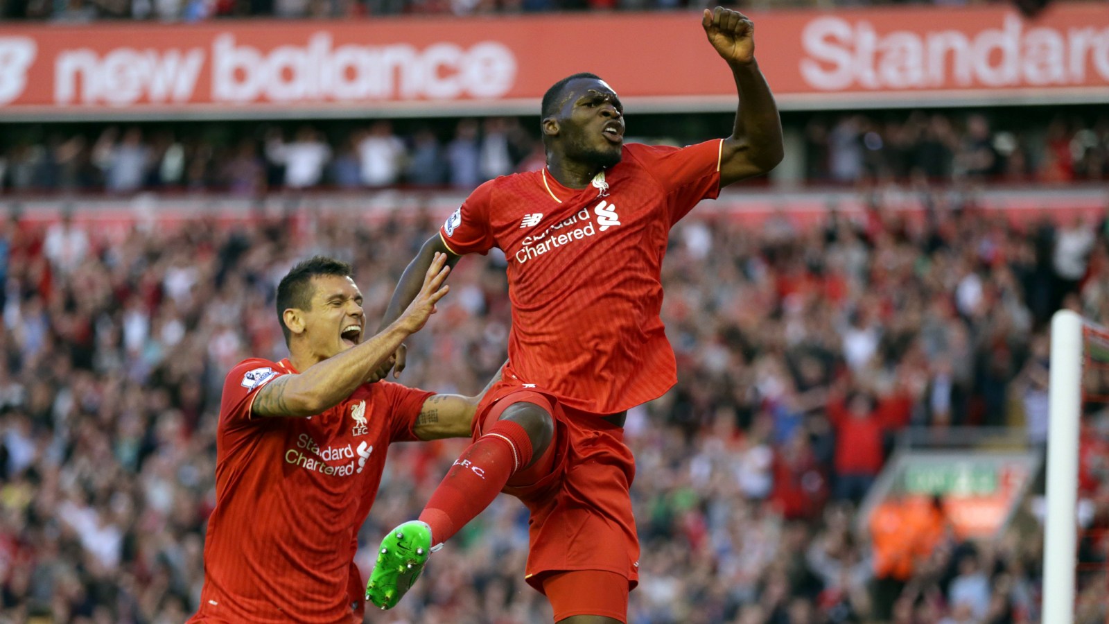[V&iacute;deo] A melhor parte da estreia do Liverpool em casa foi a volta do You&rsquo;ll Never Walk Alone