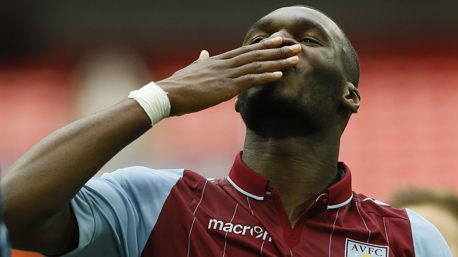 Tchau, vou para o Liverpool (Foto: AP)