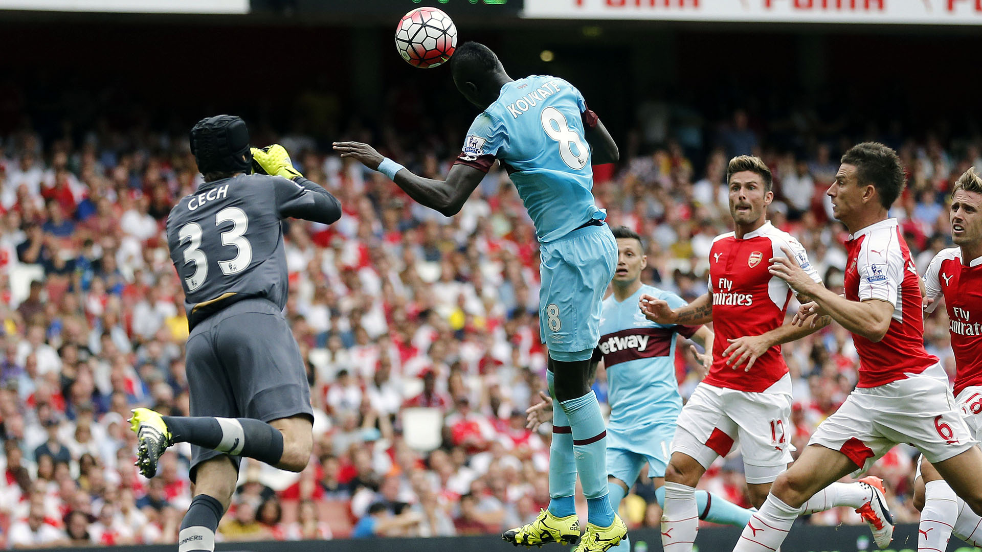 O West Ham fez o Arsenal sofrer em um dia que Cech foi desastroso