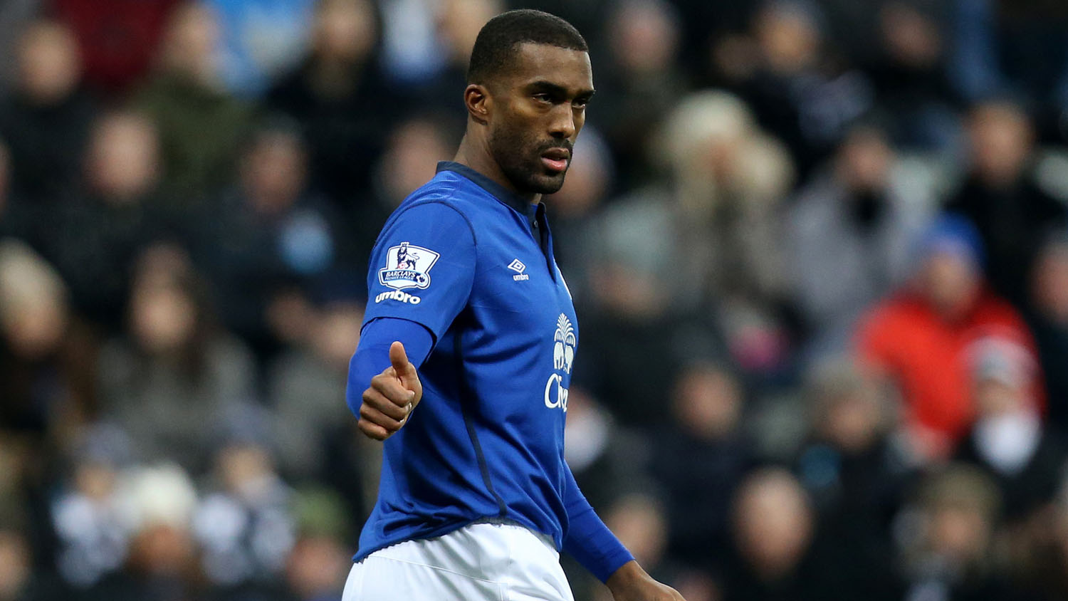 Distin veio do Everton para emprestar sua experi&ecirc;ncia ao Bournemouth, e haja experi&ecirc;ncia (Foto: AP)
