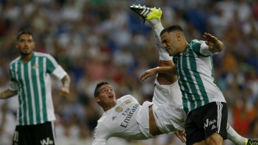 De falta ou de bicicleta? James Rodríguez fez golaços para tudo quanto é gosto
