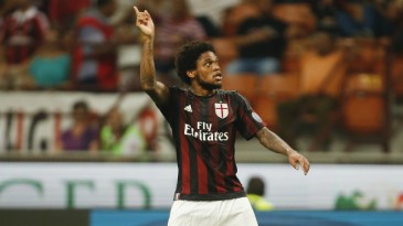 Dupla Carlos Bacca e Luiz Adriano não é dos sonhos, mas funcionou muito bem para o Milan