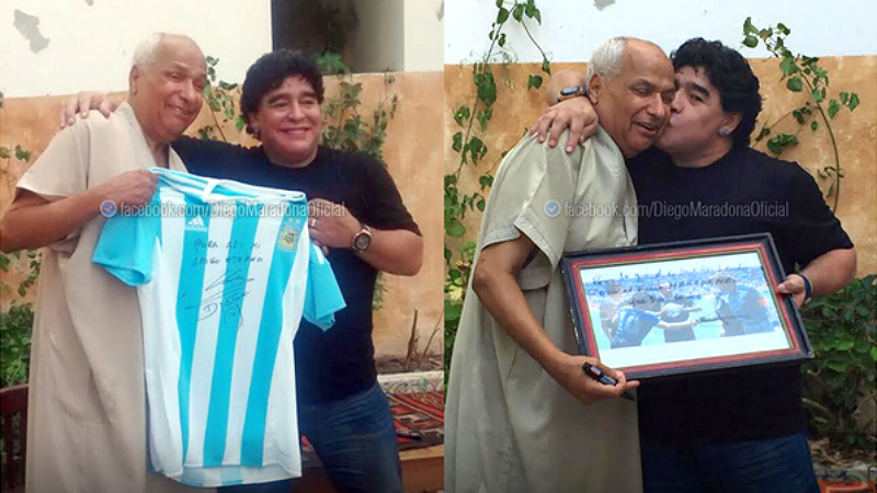 Maradona encontrou o &aacute;rbitro que validou &ldquo;m&atilde;o de Deus&rdquo; e fez quest&atilde;o de mostrar isso