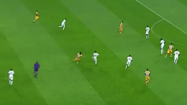 Lembra do autor do primeiro gol da Copa 2010? Olha a pintura que ele fez no mesmo estádio