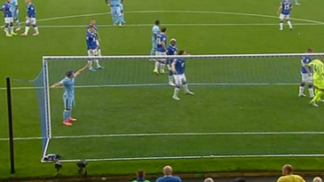 [Vídeo] Agüero mostrou quem é o protagonista do futebol com um grande gesto em campo