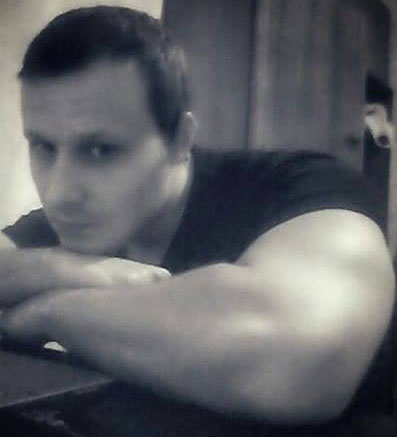 Esse &eacute; Alex Sereda. Pedimos uma foto melhor, mas ele s&oacute; tinha essa