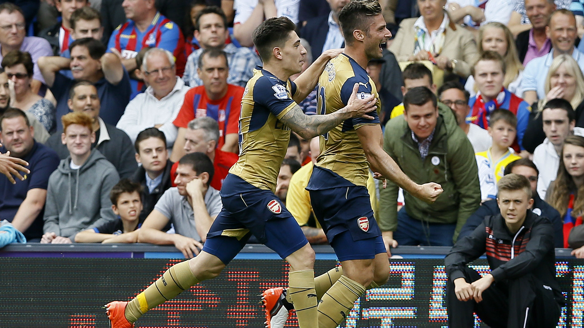 Giroud retribui confian&ccedil;a de Wenger com um gola&ccedil;o contra o Crystal Palace