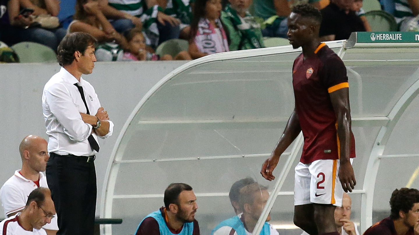 Foi inexplic&aacute;vel a entrada horr&iacute;vel que Mbiwa deu em Jonathan Silva