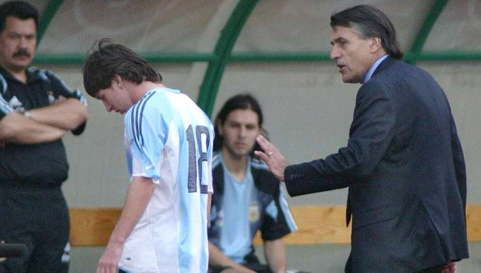 A desastrosa estreia de Messi na sele&ccedil;&atilde;o, expulso com 47 segundos, completa 10 anos