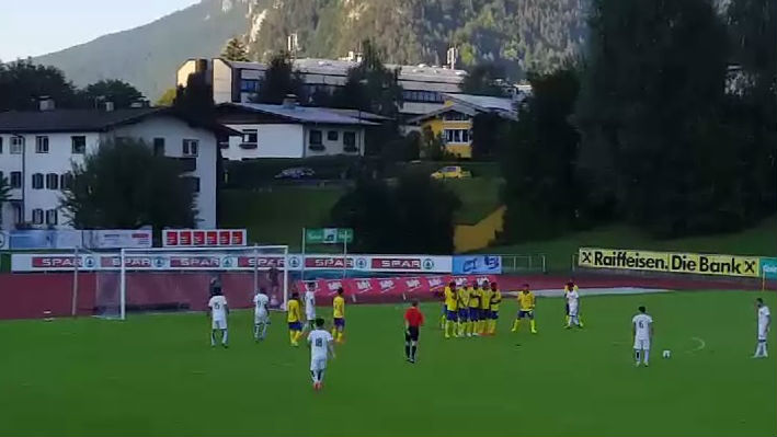 O primeiro gol de Xavi pelo Al-Sadd saiu em uma bela cobran&ccedil;a de falta