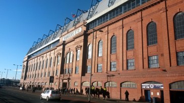 Rangers reviveu derrota em Ibrox e fantasma do fracasso, mas luta pelo acesso continua