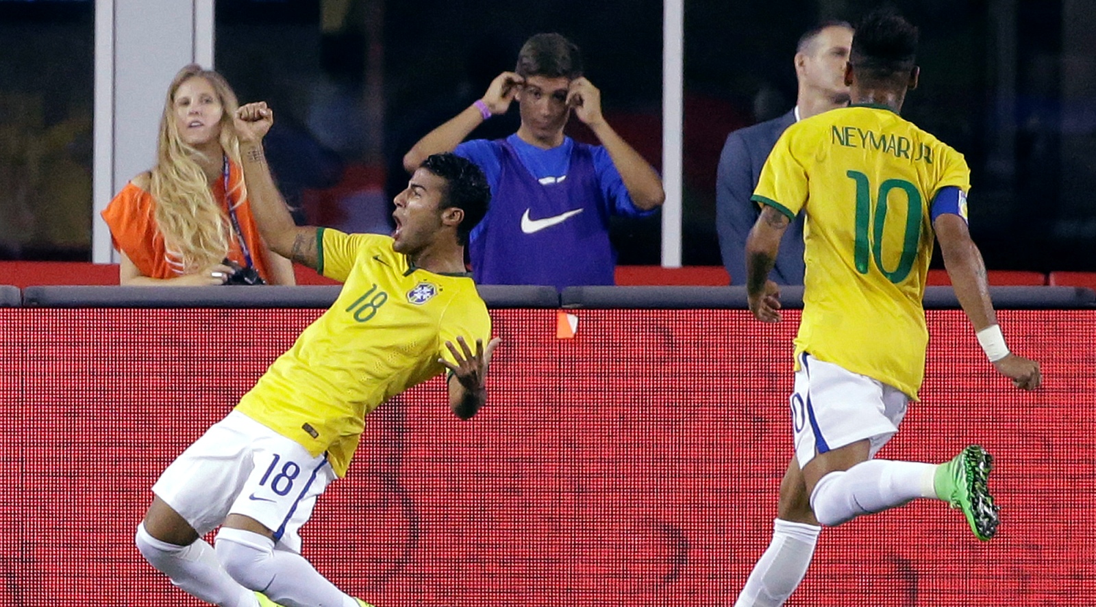 Brasil goleou e viu as boas op&ccedil;&otilde;es que tem, mas em teste de baixa exig&ecirc;ncia