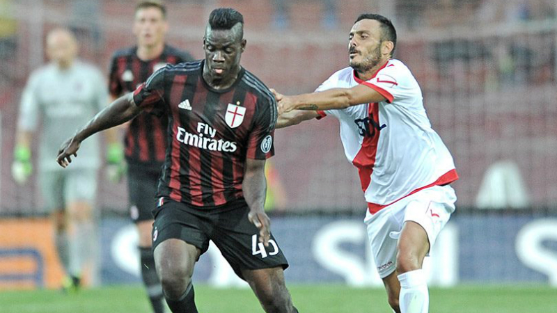 Balotelli precisou de apenas tr&ecirc;s minutos para fazer este belo gol no retorno ao Milan