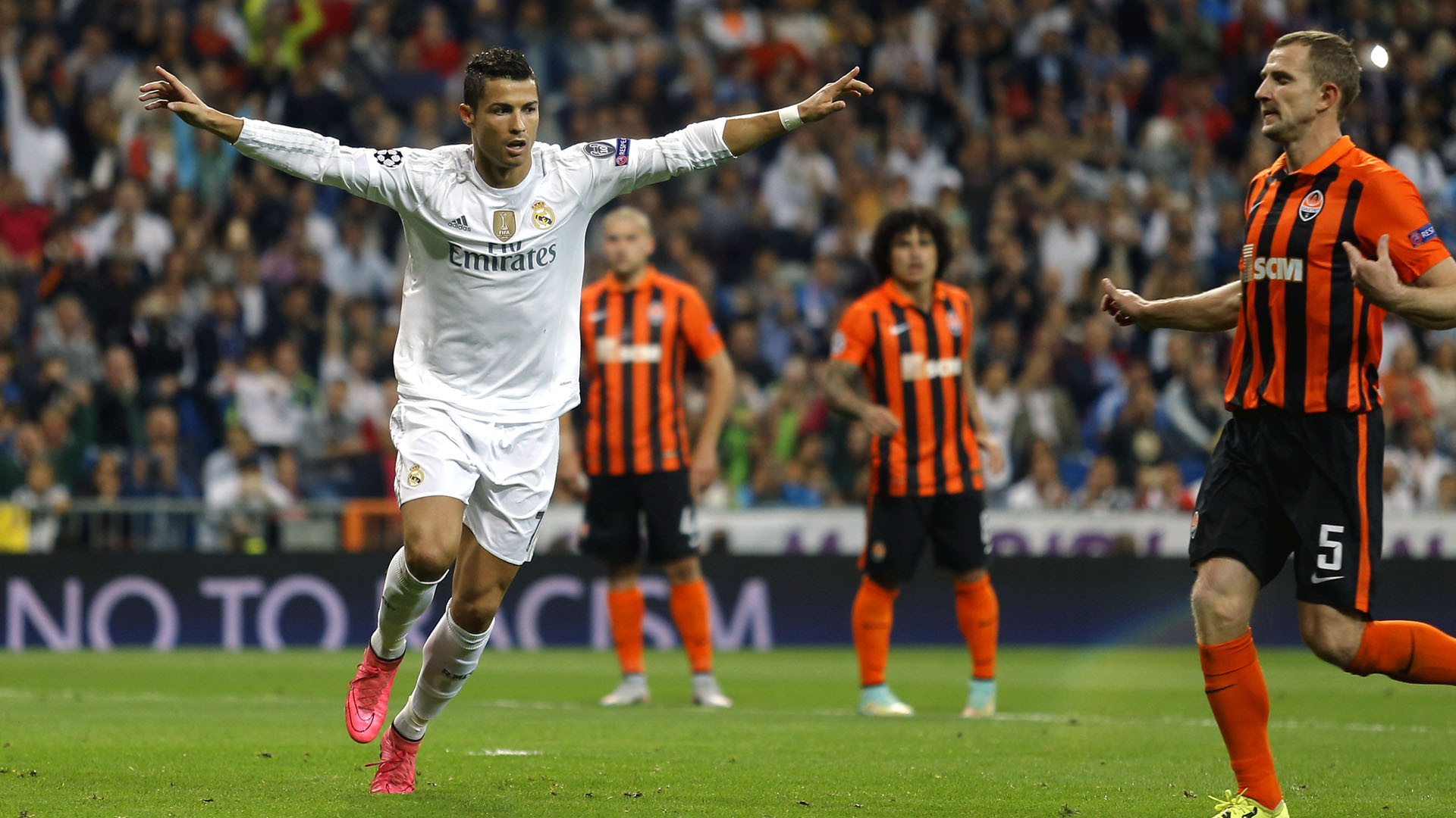 Cristiano Ronaldo chega a 80 gols em Champions, mas Real Madrid sofre com les&otilde;es