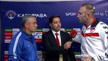 Árbitro turco invade entrevista de técnico para pedir desculpa por erro decisivo