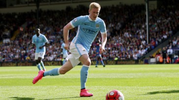 A toda poderosa Premier League só teve um jogador no time do ano na France Football