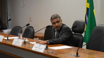 No lugar de Romário, o que você diria ao senador que não viu nada demais no 7 x 1?