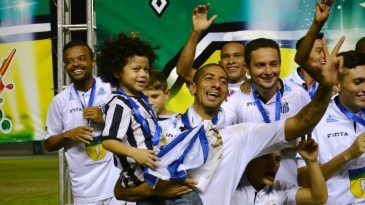 Acosta, o herói do último campeão estadual de 2015, deu a volta olímpica nos dois hemisférios