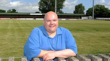 Clube inglês dá vice-presidência vitalícia para quem ajudar com conta de luz atrasada há 5 anos