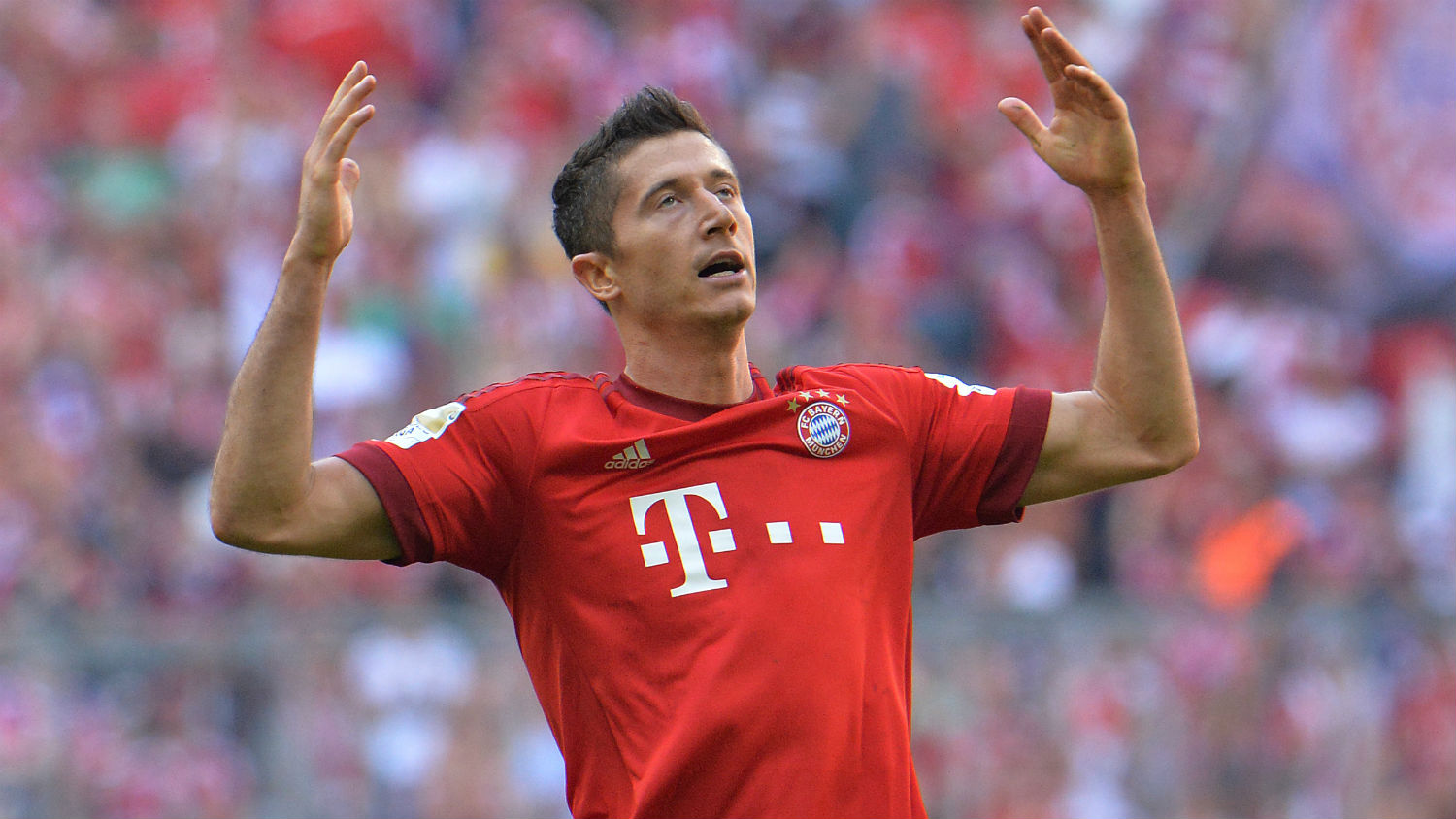 Bayern de Munique vence o Augsburg no fim, com um p&ecirc;nalti bem controverso