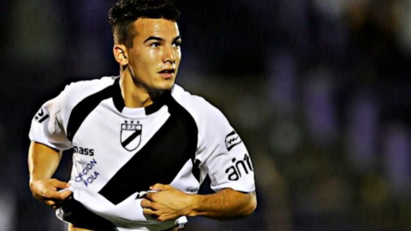 Atacante uruguaio vence c&acirc;ncer com ajuda de Jon&aacute;s Guti&eacute;rrez e volta aos campos 5 meses depois