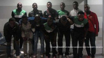 Nigerianos fingem ser um time de futebol para entrar na Ucrânia (spoiler: não deu certo)