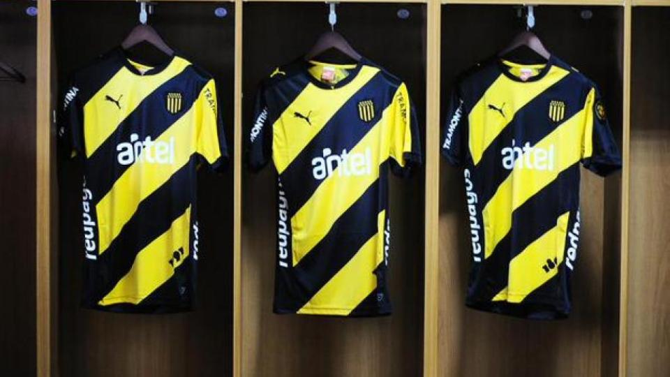 Pe&ntilde;arol valoriza a sua hist&oacute;ria para inovar na pr&oacute;xima terceira camisa