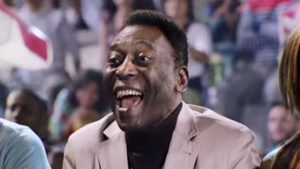 O comercial do Fifa 16 &eacute; t&atilde;o legal que voc&ecirc; vai se empolgar at&eacute; com a &oacute;pera