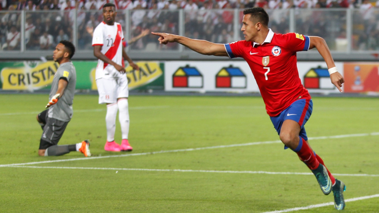 Sob a hostilidade do cl&aacute;ssico, S&aacute;nchez teve atua&ccedil;&atilde;o para se firmar entre as lendas do Chile