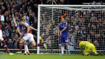 A fase do Chelsea é tão ruim que recuperou até Andy Carroll