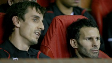 Depois do Chelsea, Giggs e Neville colocam hotéis à disposição do sistema de saúde britânico