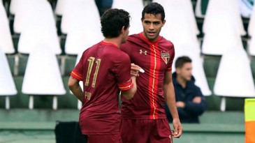 São Paulo se manteve na briga por G-4 com passes de Ganso e golaço de Pato