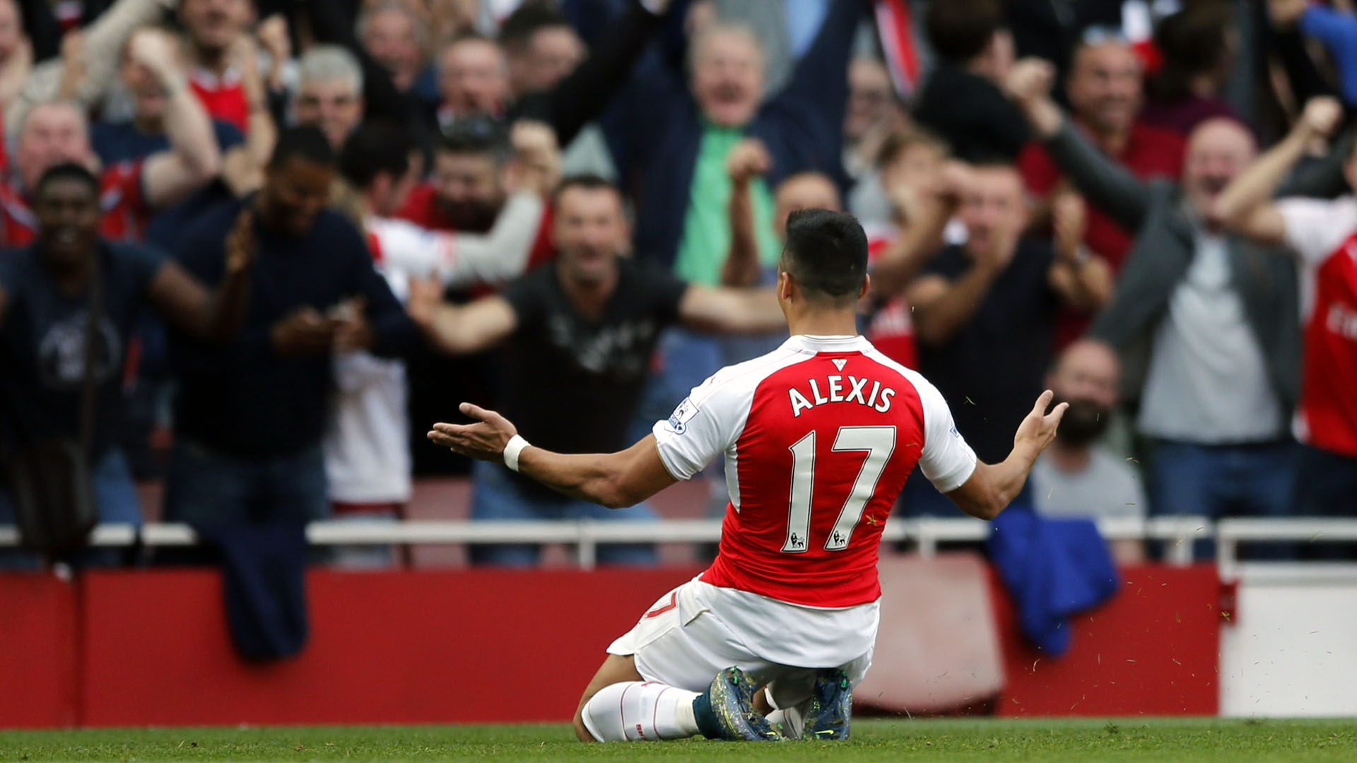 Se cuida, Brasil! Alexis S&aacute;nchez destr&oacute;i o Manchester United em atropelamento do Arsenal