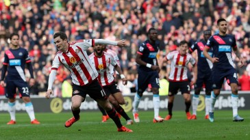 Arbitragem polêmica e freguesia: Sunderland passeou no clássico com o Newcastle