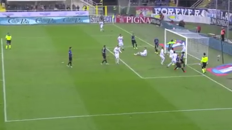 Alejandro G&oacute;mez conseguiu o gol ol&iacute;mpico perfeito na vit&oacute;ria da Atalanta