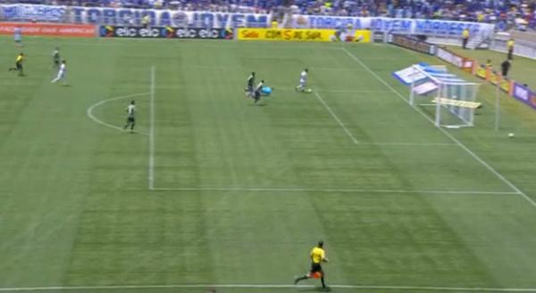 Como ele errou? Dami&atilde;o &eacute; candidato forte ao gol mais perdido deste Brasileir&atilde;o